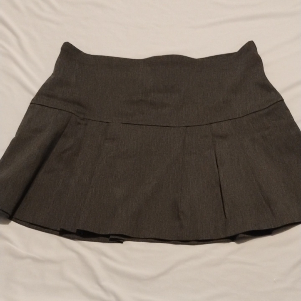 NWOT V&X Pleated Mini Skirt